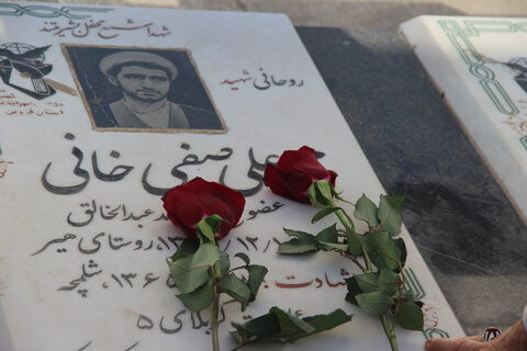 تصاویر / تجدید میثاق امام جمعه ،مدیر،معاونین ،واساتید حوزه علمیه استان قزوین با شهدا