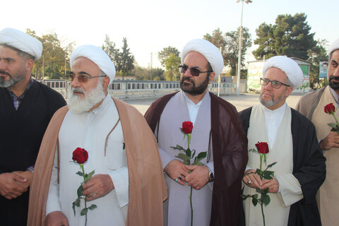 تصاویر / تجدید میثاق امام جمعه ،مدیر،معاونین ،واساتید حوزه علمیه استان قزوین با شهدا