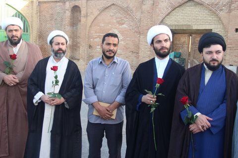 تصاویر / تجدید میثاق امام جمعه ،مدیر،معاونین ،واساتید حوزه علمیه استان قزوین با شهدا