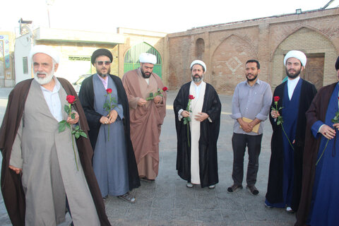 تصاویر / تجدید میثاق امام جمعه ،مدیر،معاونین ،واساتید حوزه علمیه استان قزوین با شهدا