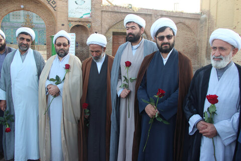 تصاویر / تجدید میثاق امام جمعه ،مدیر،معاونین ،واساتید حوزه علمیه استان قزوین با شهدا