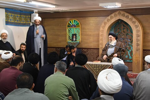 تصاویر|دیدار مداحان و مبلغان هیات مذهبی استان اصفهان با امام جمعه