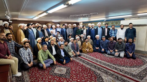 تصاویر|دیدار مداحان و مبلغان هیات مذهبی استان اصفهان با امام جمعه