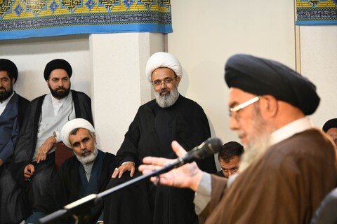 تصاویر|دیدار مداحان و مبلغان هیات مذهبی استان اصفهان با امام جمعه