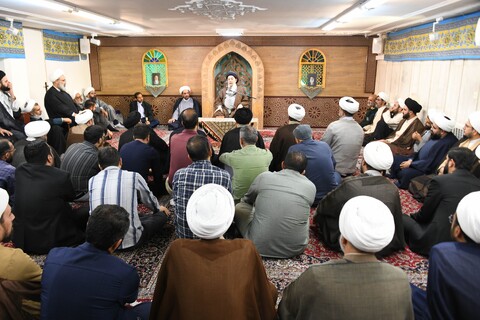 تصاویر|دیدار مداحان و مبلغان هیات مذهبی استان اصفهان با امام جمعه