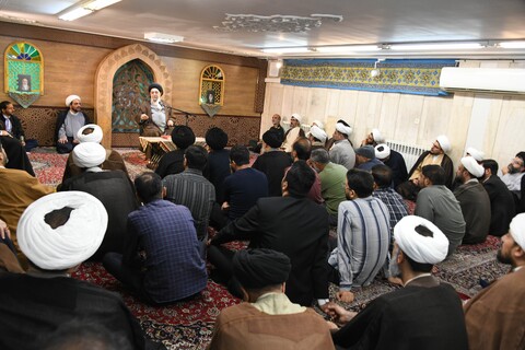 تصاویر|دیدار مداحان و مبلغان هیات مذهبی استان اصفهان با امام جمعه
