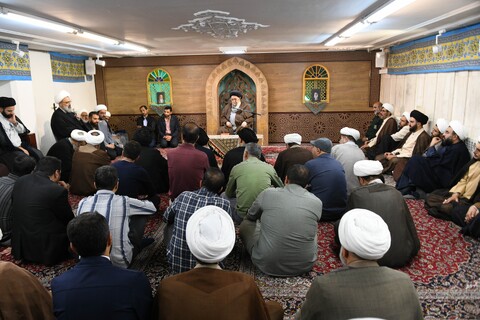 تصاویر|دیدار مداحان و مبلغان هیات مذهبی استان اصفهان با امام جمعه