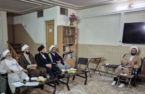 تصاویر/ نشست معاونان آموزش مدارس علمیه منطقه کاشان