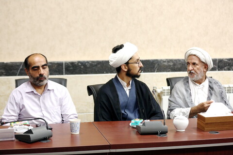 تصاویر/ رونمایی از کتاب آیات و الاحکام جهاد و دفاع در اسلام