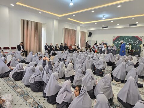 تصاویر/ حضور مدیر حوزه علمیه خواهران استان یزد  در آیین طنین زنگ نماز همزمان با آغاز سال تحصیلی