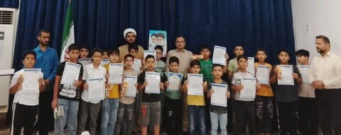 تصاویر/ تجلیل از نوجوانان فعال خادم در نماز جمعه کاکی