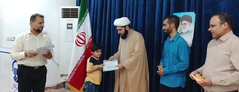 تصاویر/ تجلیل از نوجوانان فعال خادم در نماز جمعه کاکی