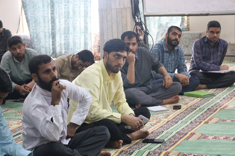 تصاویر/ برگزاری مراسم گرامیداشت هفته دفاع مقدس در مدرسه علمیه (ص)  بندرعباس