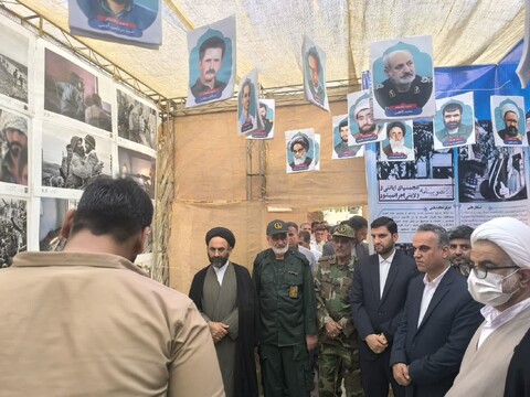 تصاویر/ افتتاح نمایشگاه دستاوردهای دفاع مقدس در کنگان