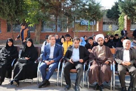 تصاویر/ مراسم آغاز سال جدید تحصیلی 1404_1405 و‌ نواختن زنگ مهر و مقاومت در خوی