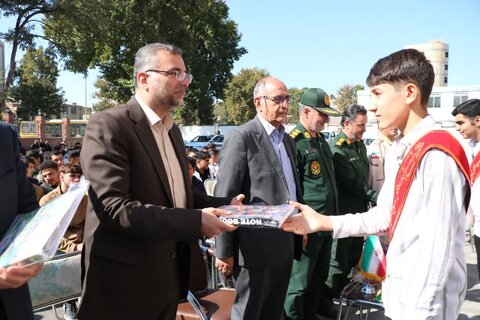 تصاویر/ مراسم آغاز سال جدید تحصیلی 1404_1405 و‌ نواختن زنگ مهر و مقاومت در خوی