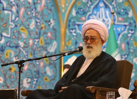 حضرت زینب (س) عالمه غیر مُعلَّمه و قهرمان صبر و شجاعت است