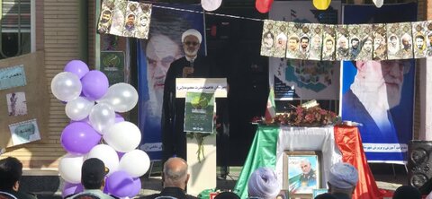 تصاویر/ زنگ آغاز سال تحصیلی جدید و گرامیداشت هفته دفاع مقدس در مدارس شاهین دژ