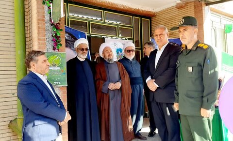 تصاویر/ زنگ آغاز سال تحصیلی جدید و گرامیداشت هفته دفاع مقدس در مدارس شاهین دژ