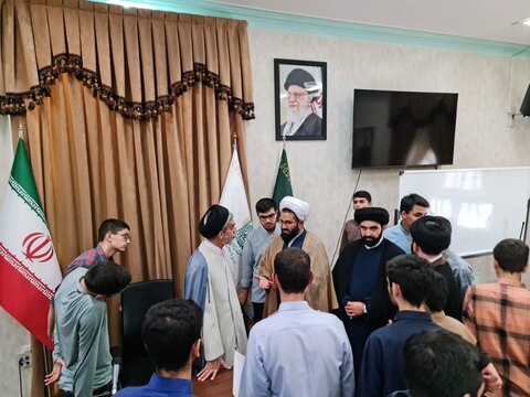 تصاویر/ اردوی زیارتی طلاب مدرسه علمیه امام خامنه ای ارومیه به مشهد مقدس