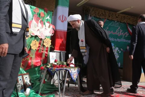 تصاویر / زنگ مهر و مقاومت در مدارس استان قزوین نواخته شد