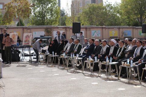 تصاویر / زنگ مهر و مقاومت در مدارس استان قزوین نواخته شد