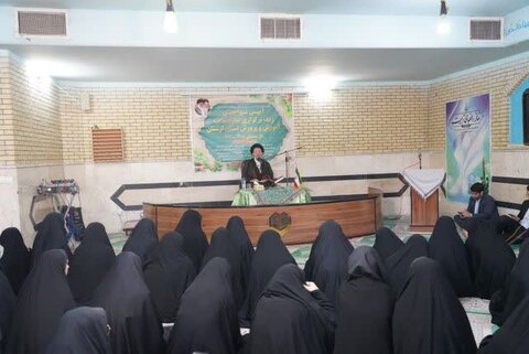 تصاویر نواختن زنگ نماز در دبیرستان دخترانه معارف اسلامی شهید مطهری خرم آباد