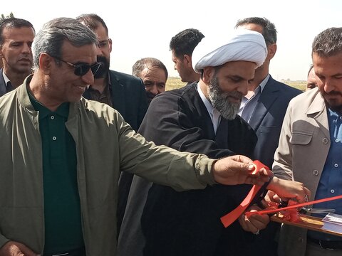 آیین بهره برداری نیروگاه خورشیدی موقوفه مدرسه علمیه عباسقلی خان