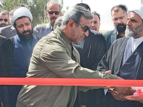 آیین بهره برداری نیروگاه خورشیدی موقوفه مدرسه علمیه عباسقلی خان