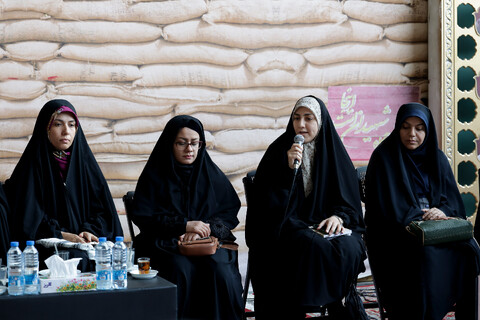 تصاویر/ دیدار جمعی از شعرا و نویسندگان دفاع مقدس با تولیت آستان قدس رضوی