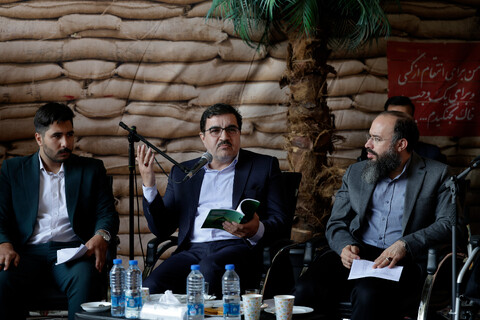 تصاویر/ دیدار جمعی از شعرا و نویسندگان دفاع مقدس با تولیت آستان قدس رضوی