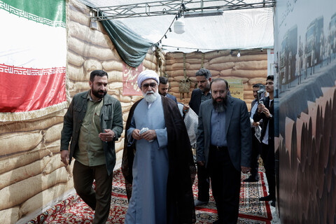 تصاویر/ دیدار جمعی از شعرا و نویسندگان دفاع مقدس با تولیت آستان قدس رضوی