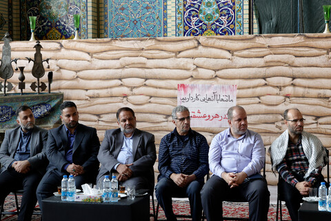 تصاویر/ دیدار جمعی از شعرا و نویسندگان دفاع مقدس با تولیت آستان قدس رضوی