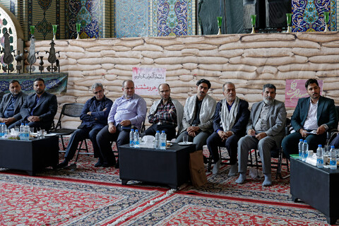تصاویر/ دیدار جمعی از شعرا و نویسندگان دفاع مقدس با تولیت آستان قدس رضوی