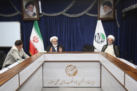 تصاویر/ نشست شورای علمی کنگره امناءالرسل