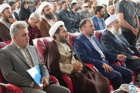 آیین بهره برداری نیروگاه خورشیدی موقوفه مدرسه علمیه عباسقلی خان