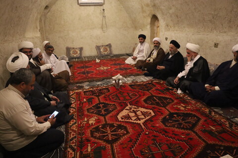 تصاویر/ استقبال از آیت‌الله غروی در فرودگاه بین‌المللی قشم