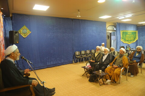 تصاویر / درس اخلاق توسط حجت الاسلام والمسلمین رفیعی