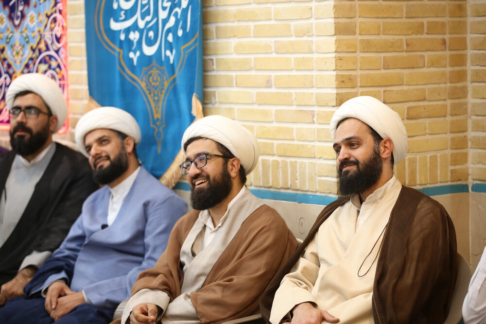 تمامی تلاش‌ها باید در جهت کمک به تقویت خداشناسی دانش آموزان صورت گیرد