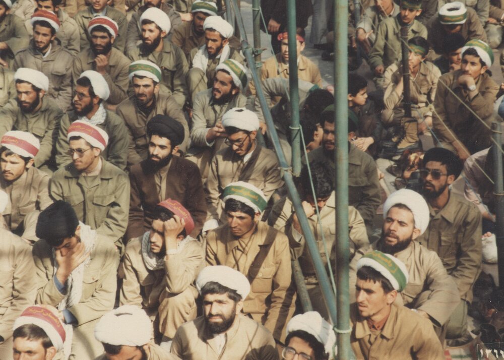 روحانیت در جبهه‌ها و مناطق عملیاتی نقش محوری داشتند