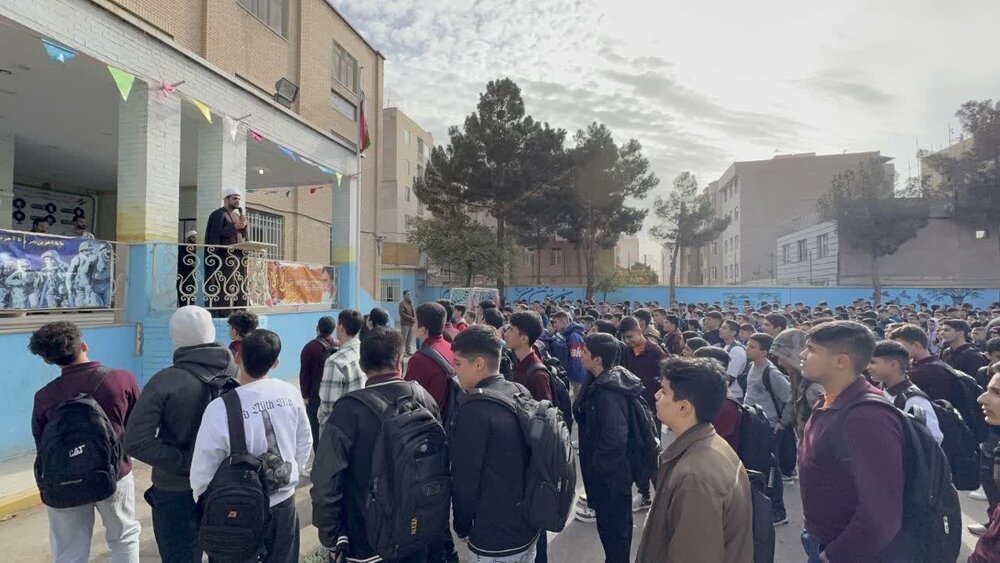 نواخته شدن  زنگ مهر در مدارس صدرا