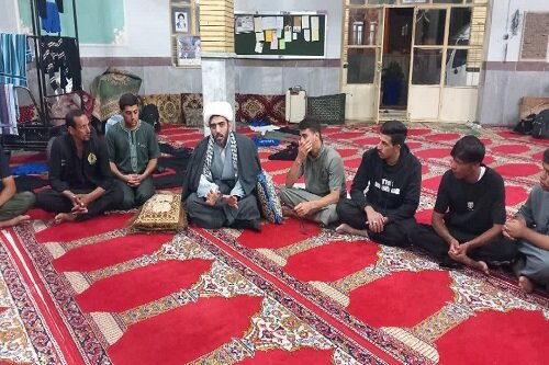 زائران عراقی در مسیر عشق، میهمان مسجد فاطمیه(س) کنگاور شدند+ عکس