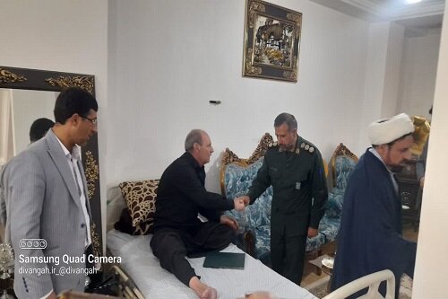 تجلیل از ایثارگران و دیدار با خانواده‌های شهدای اقتدار در هرسین+تصاویر