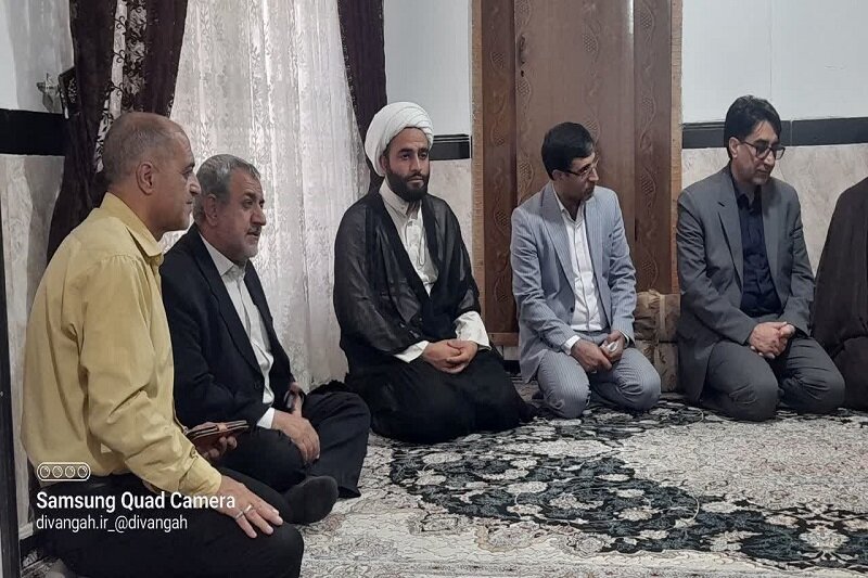 تجلیل از ایثارگران و دیدار با خانوادههای شهدای اقتدار در هرسین+تصاویر