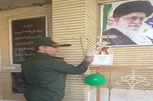 نواختن زنگ «مهر، مقاومت و ایثار» در دبیرستان شاهد بارانیان کرمانشاه+تصاویر