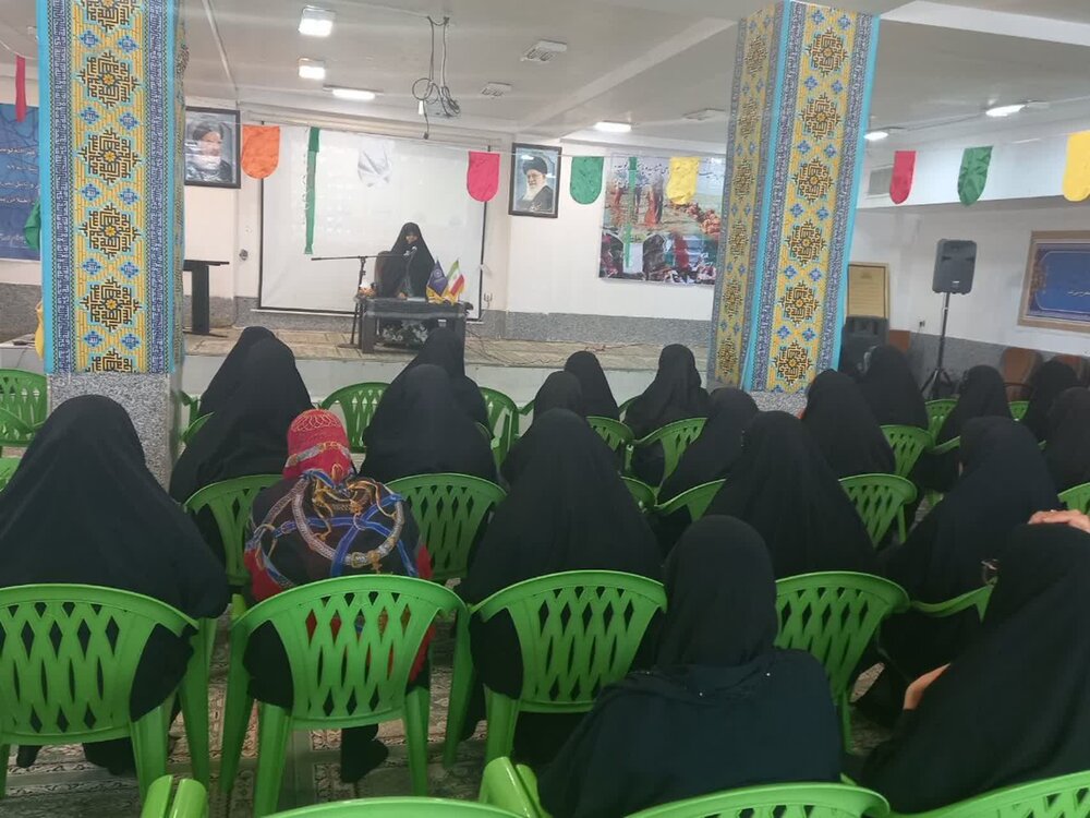 تصاویر/ مراسم گرامیداشت هفته دفاع مقدس در مدرسه علمیه تخصصی حضرت زینب کبری(ع) رفسنجان