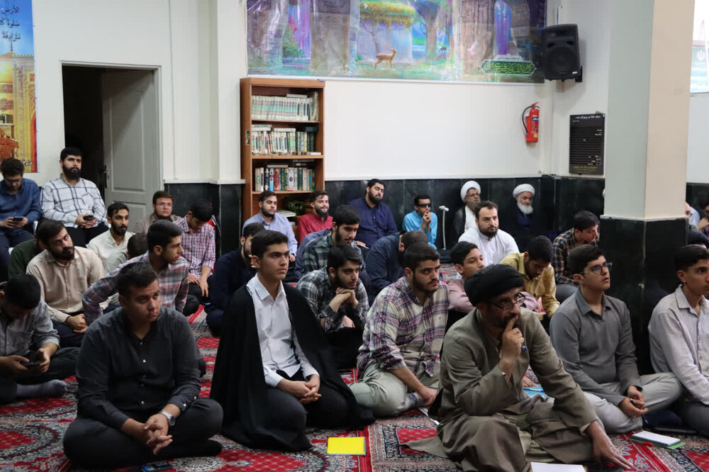 عرفان ناب در پیوند با قرآن و شریعت معنا مییابد