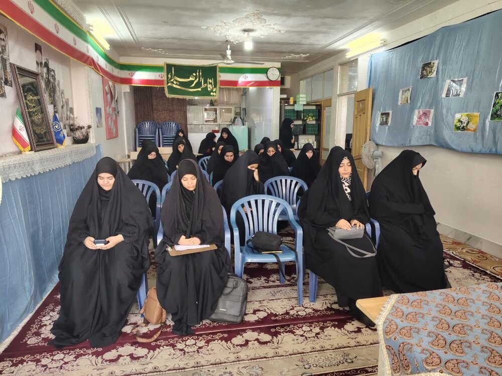 طلاب در دوران غیبت امام زمان(عج) به تحصیل و تهذیب بپردازند