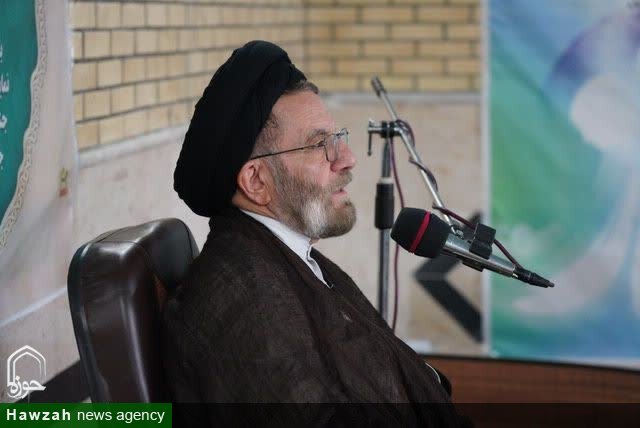 تأکید نماینده ولی فقیه در لرستان بر ضرورت پیوند میان علم و معنویت