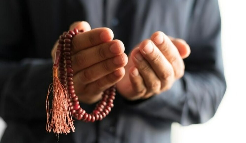 शरई अहकाम । नमाज़ में सूर ए हम्द और सूरा पढ़ने के बारे में शक